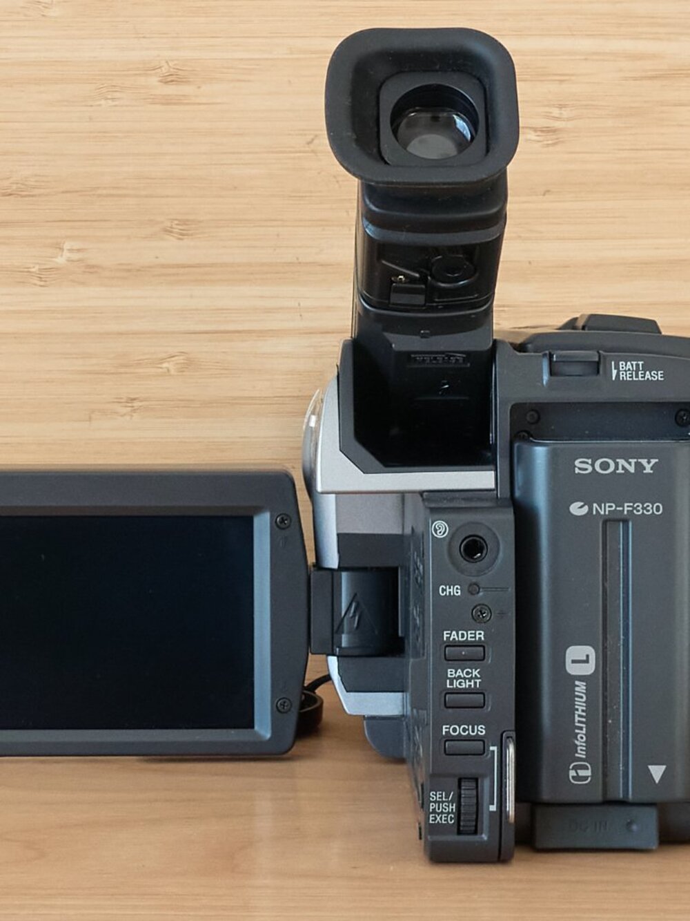 Sony Handycam Vision CCD-TRV98 Hi8 Video8 Camcorder Tested Made in Japan - Picture 5 of 10